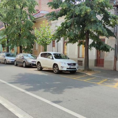 Hysteria Central Flat Oradea Exterior foto